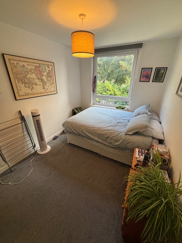 Room Jarrow Road in Greater London
