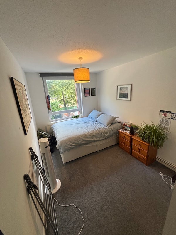 Room Jarrow Road in Greater London