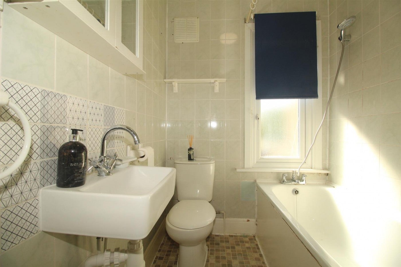 Flat Rye Road in Hoddesdon