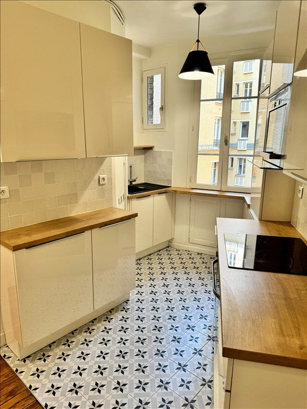 Appartement Rue Lapeyrère à Paris