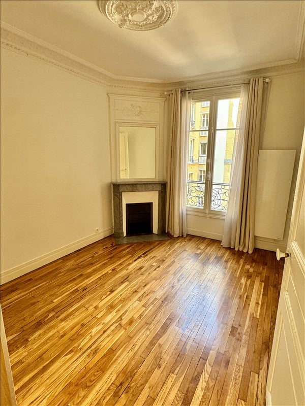 Appartement Rue Lapeyrère à Paris