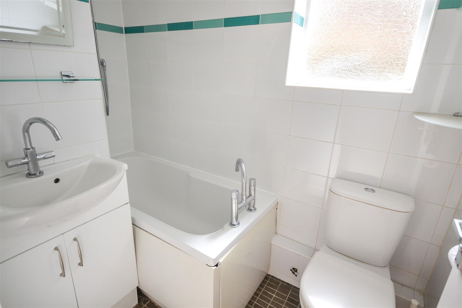 Flat Gladstone Road in Greater London