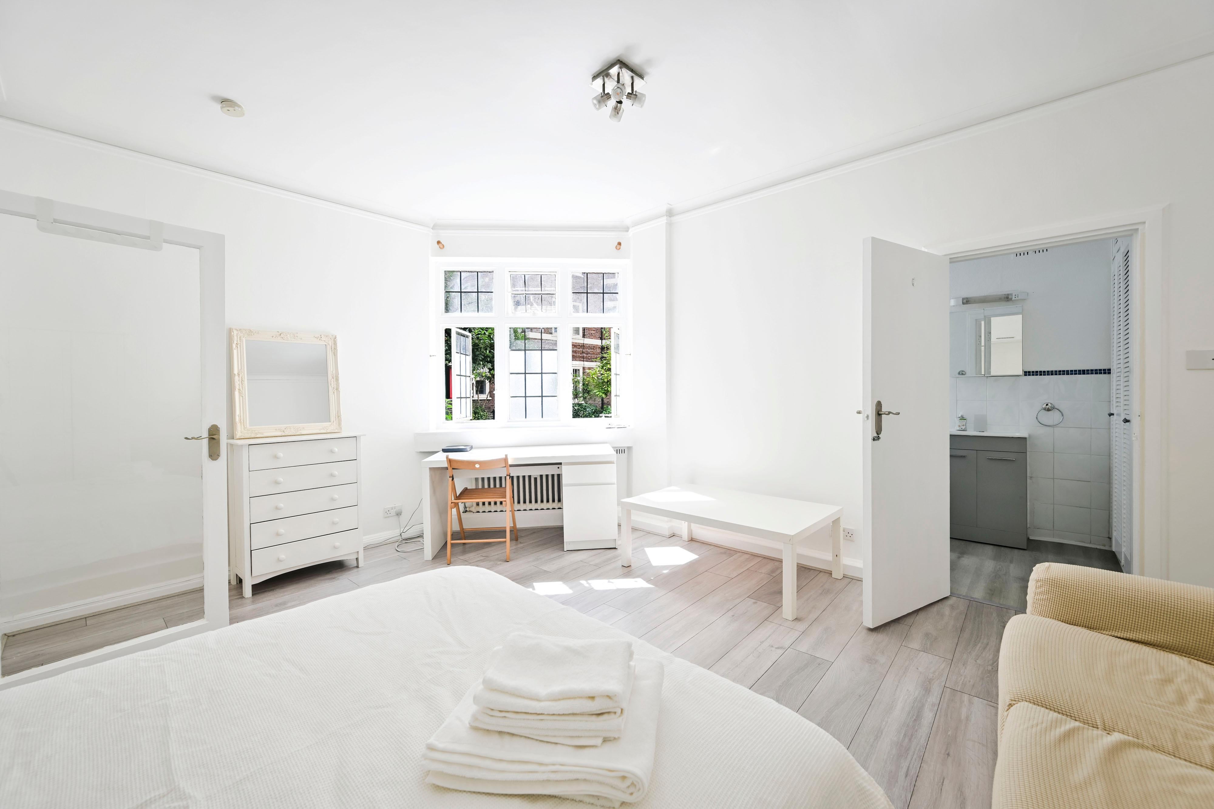 Flat Wakefield Mews in Greater London