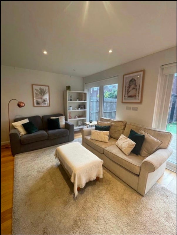 Room Larch Close in Greater London