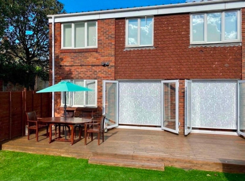 Room Larch Close in Greater London