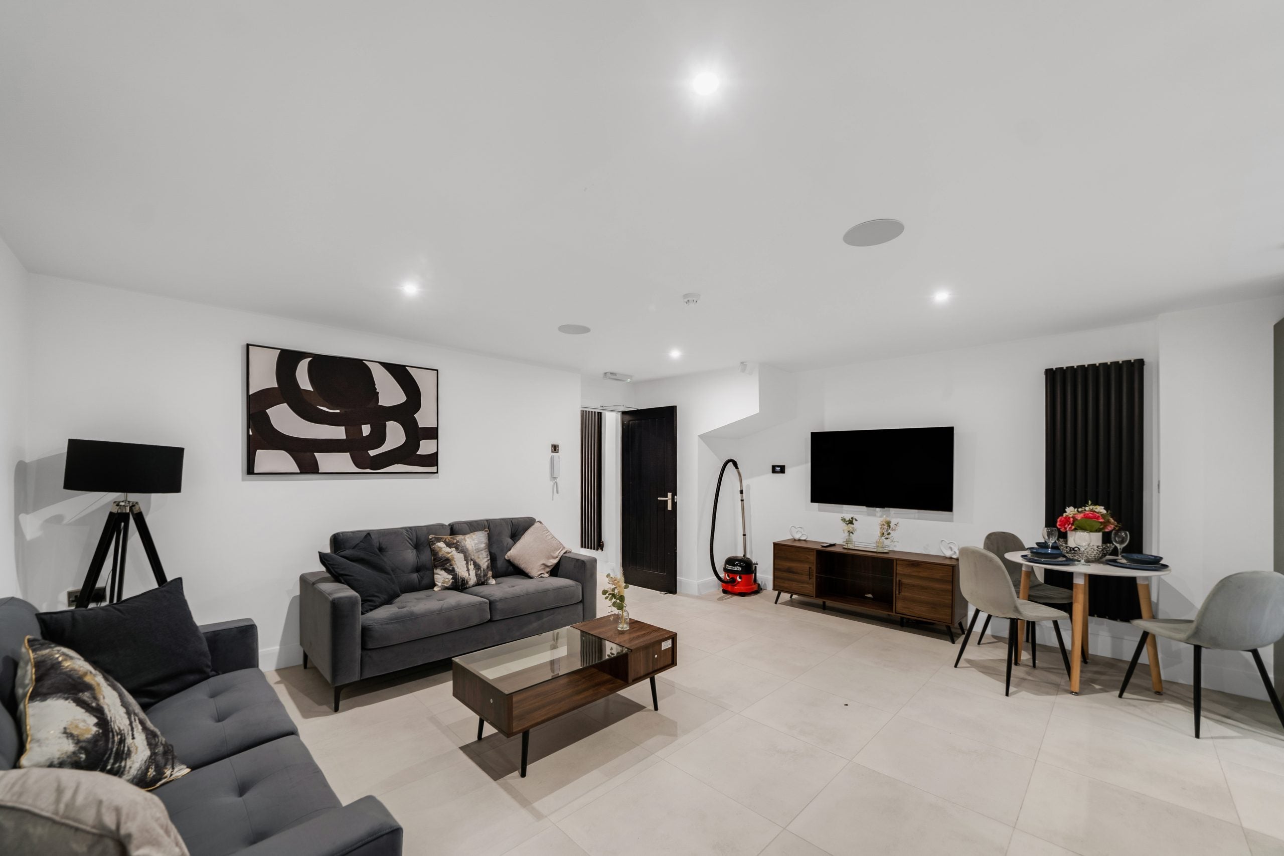 Room Thornycroft Road in Liverpool