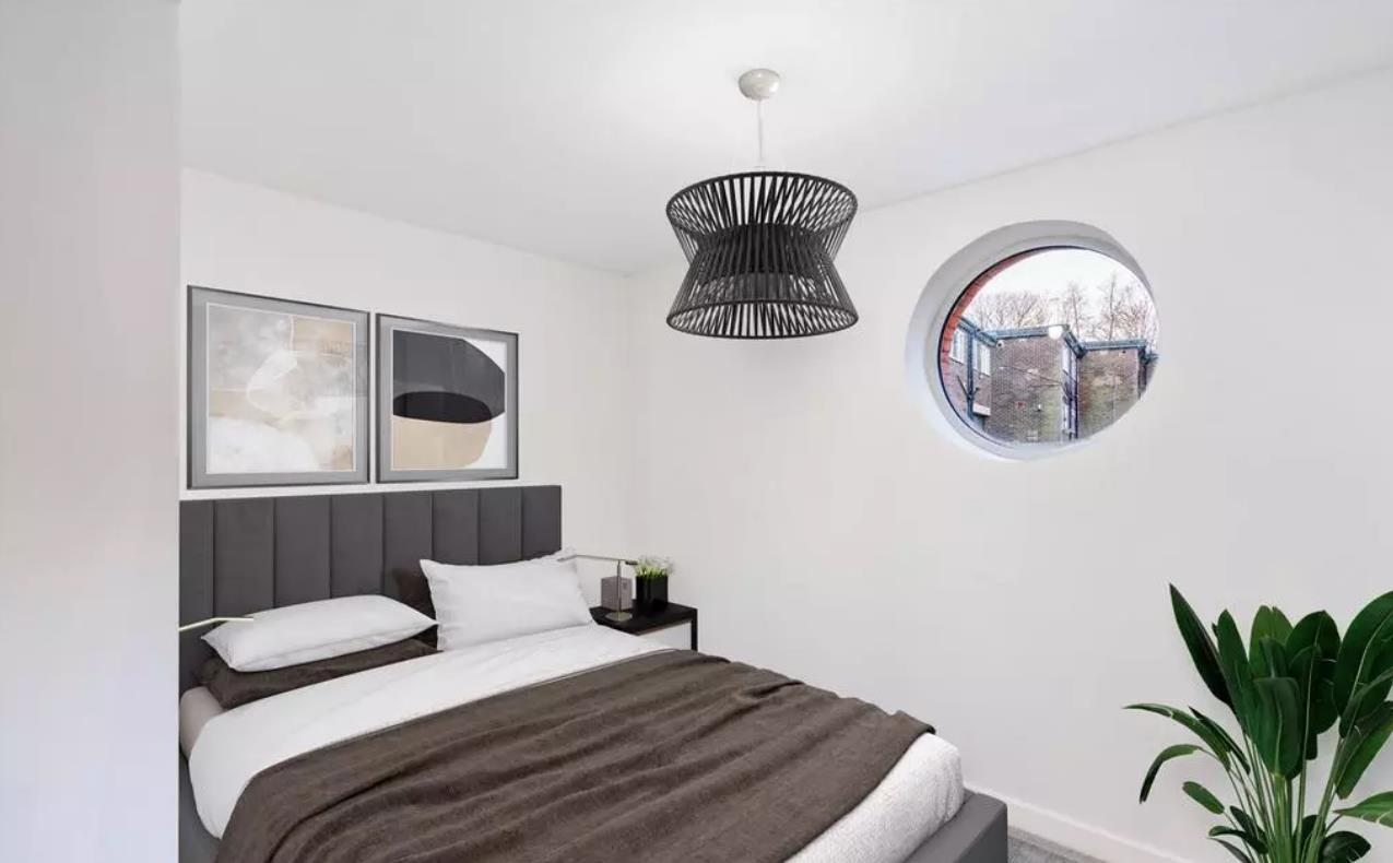 Flat Macklin Street in Greater London