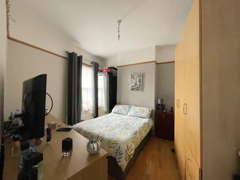 Flat Ashley Crescent in Greater London