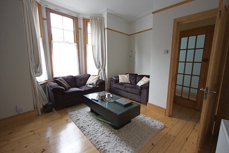 House Ashley Crescent in Greater London