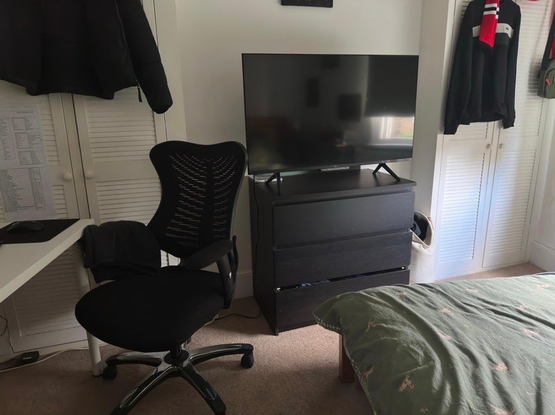 Room St Albans Crescent in Greater London