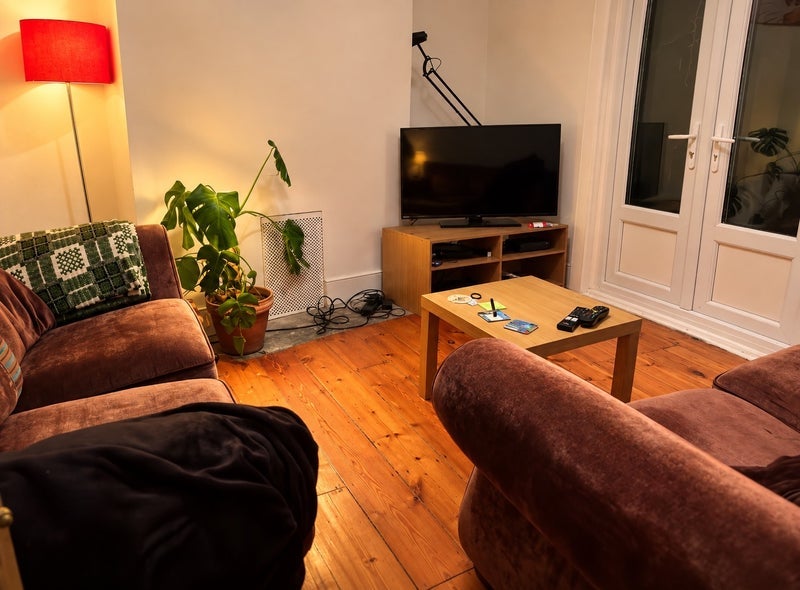 Room St Albans Crescent in Greater London