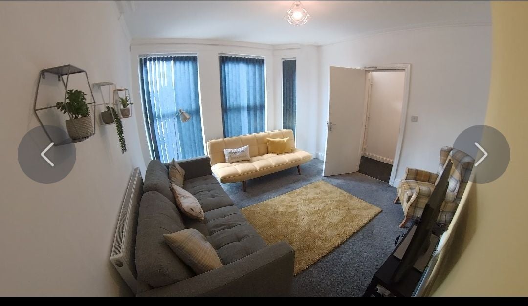 Flat Carrill Grove in Manchester