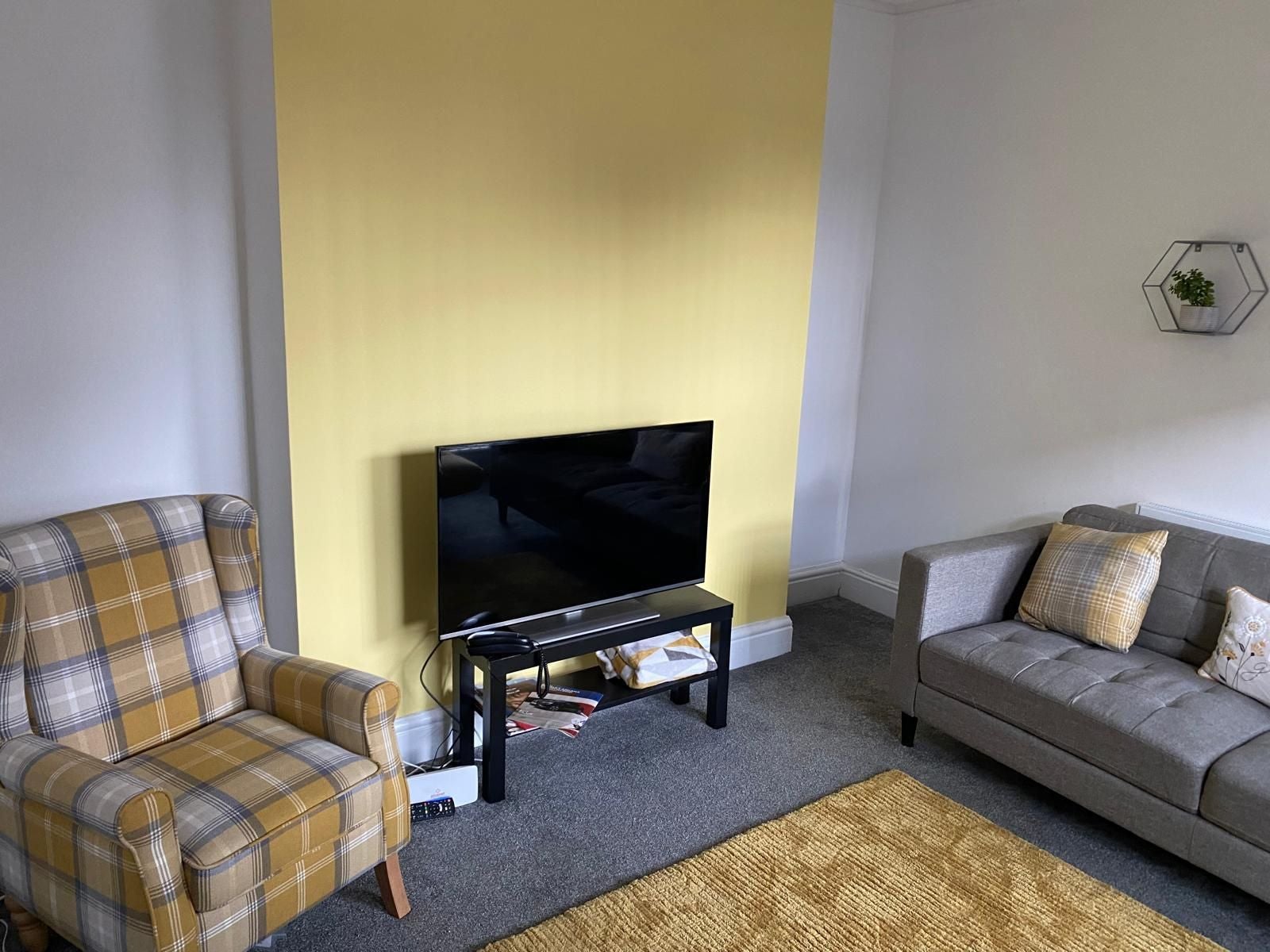 Flat Carrill Grove in Manchester