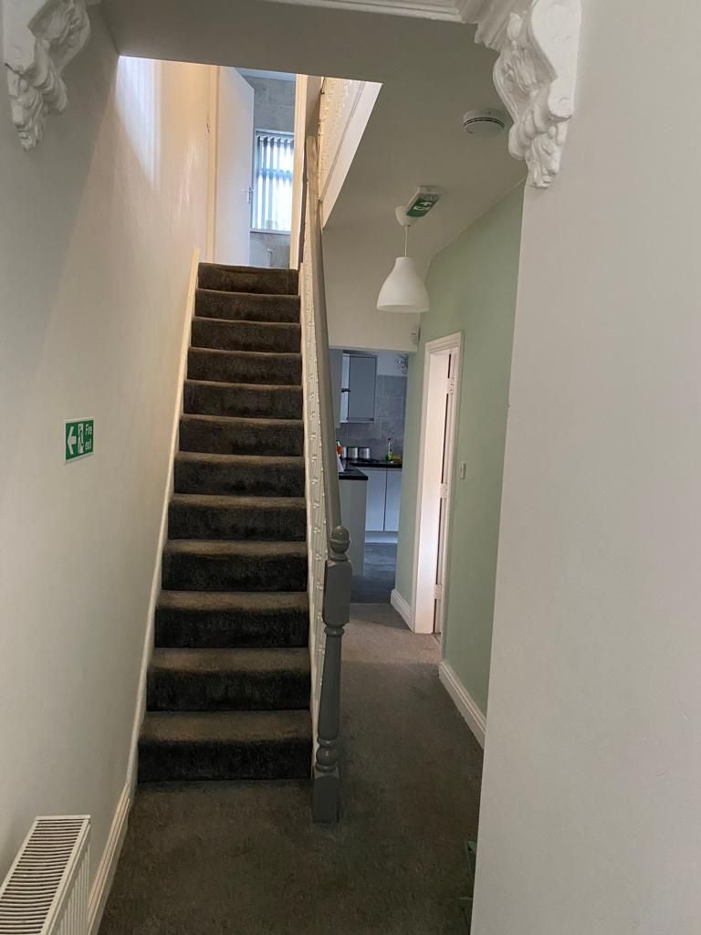 Flat Carrill Grove in Manchester