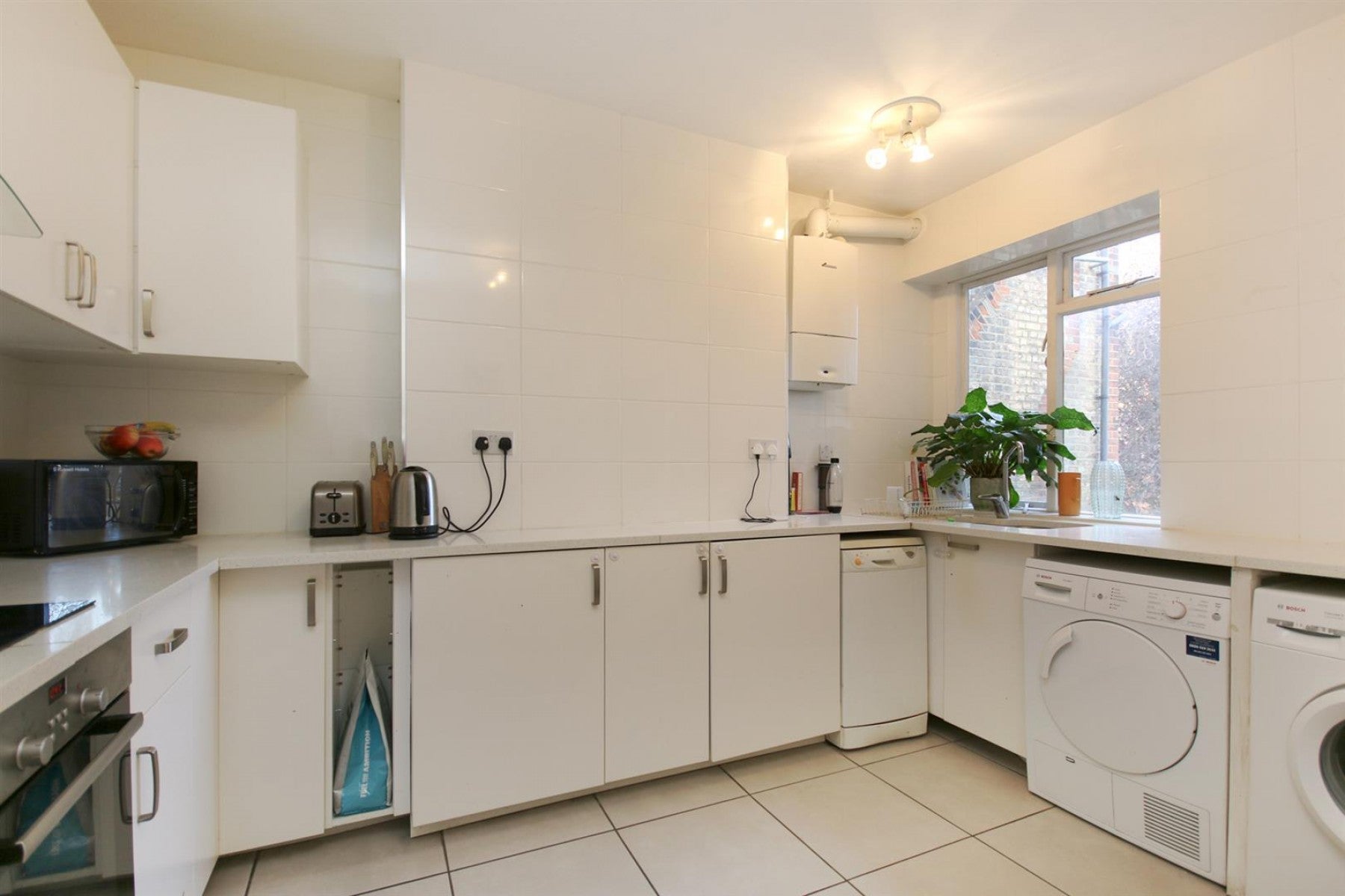 Flat Sotheby Road in Greater London