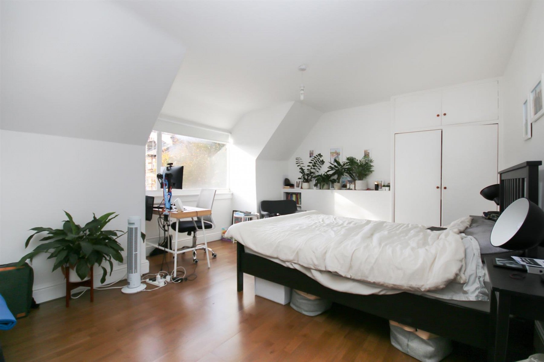 Flat Sotheby Road in Greater London
