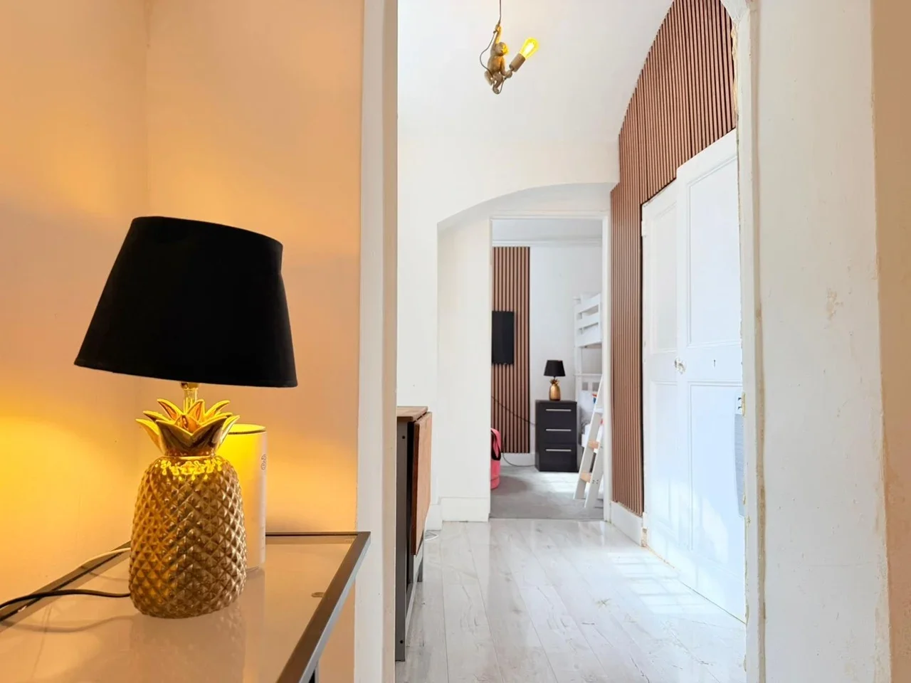 Flat Gunthorpe Street in Greater London