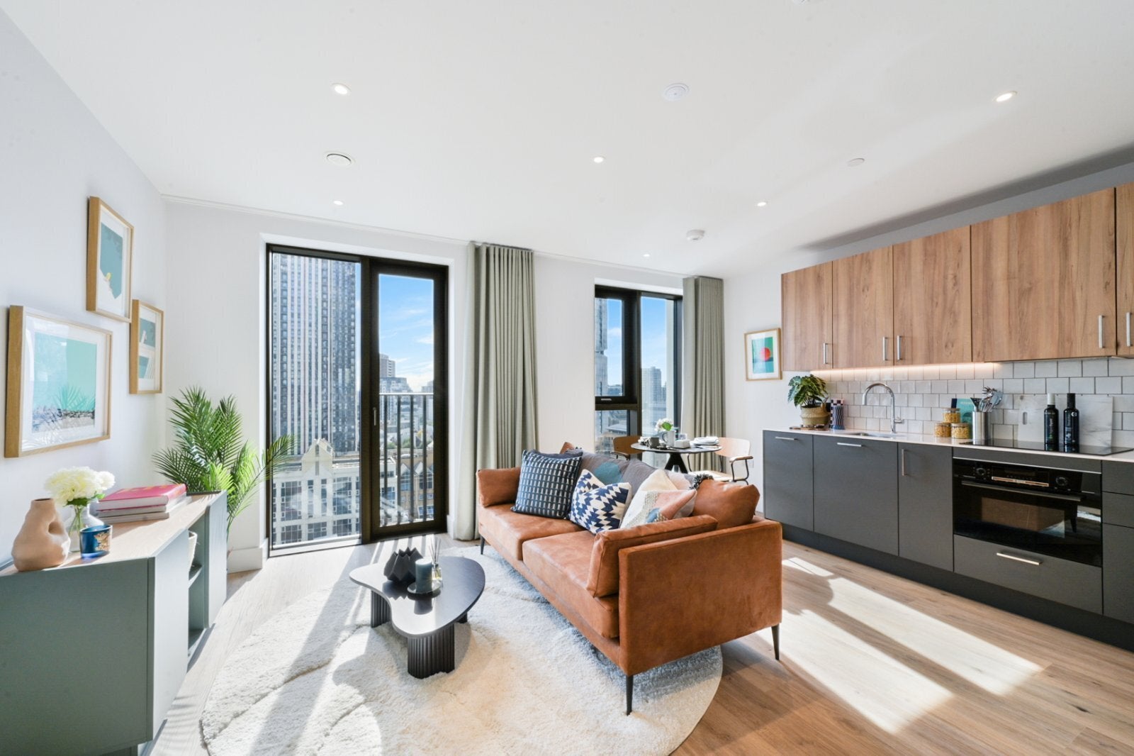 Flat Charter Street in Greater London