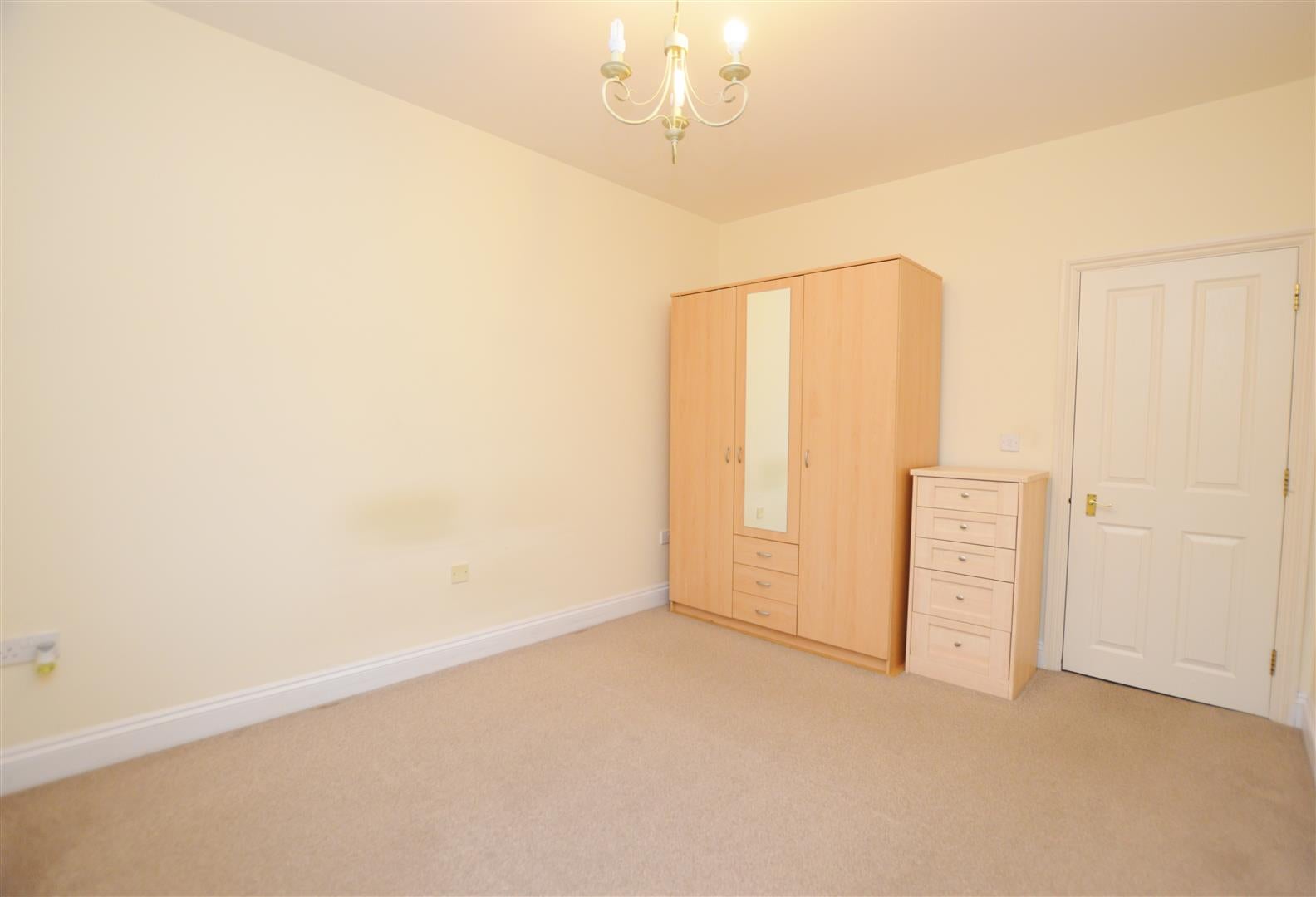 Flat Derby Road in Reading