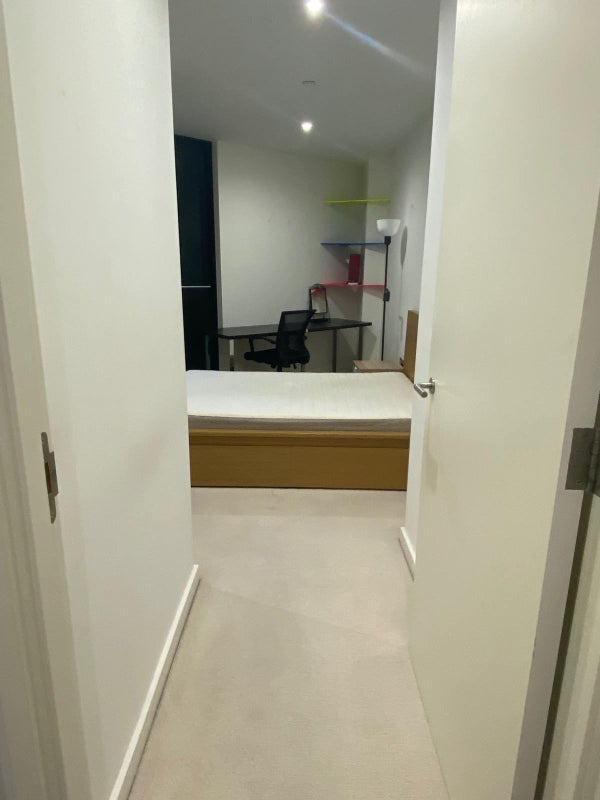 Room Walworth Road in Greater London