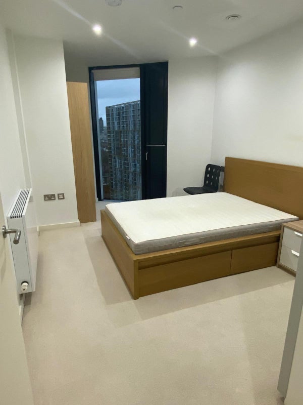 Room Walworth Road in Greater London
