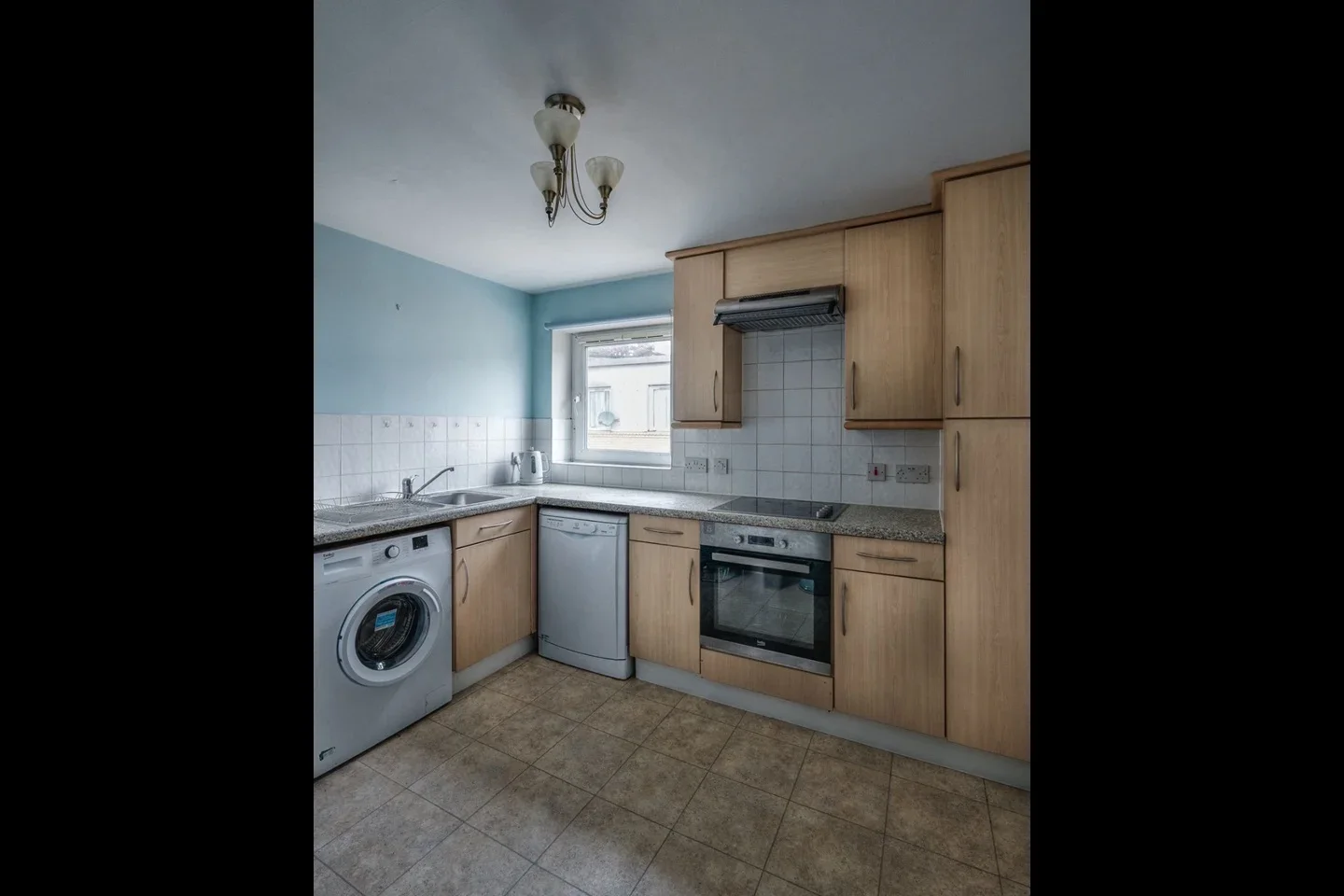 Room Westferry Road in Greater London
