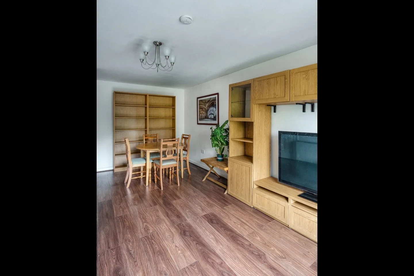 Room Westferry Road in Greater London