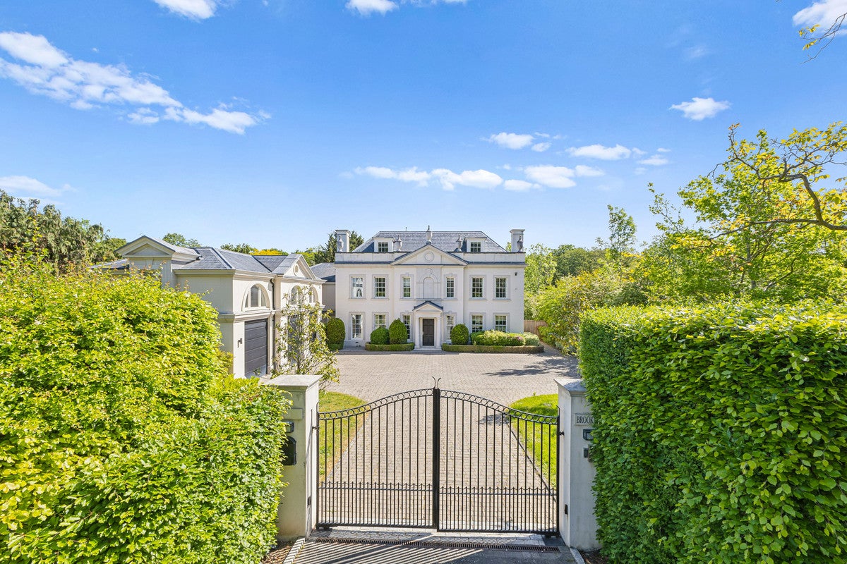 House Prince's Drive in Cobham