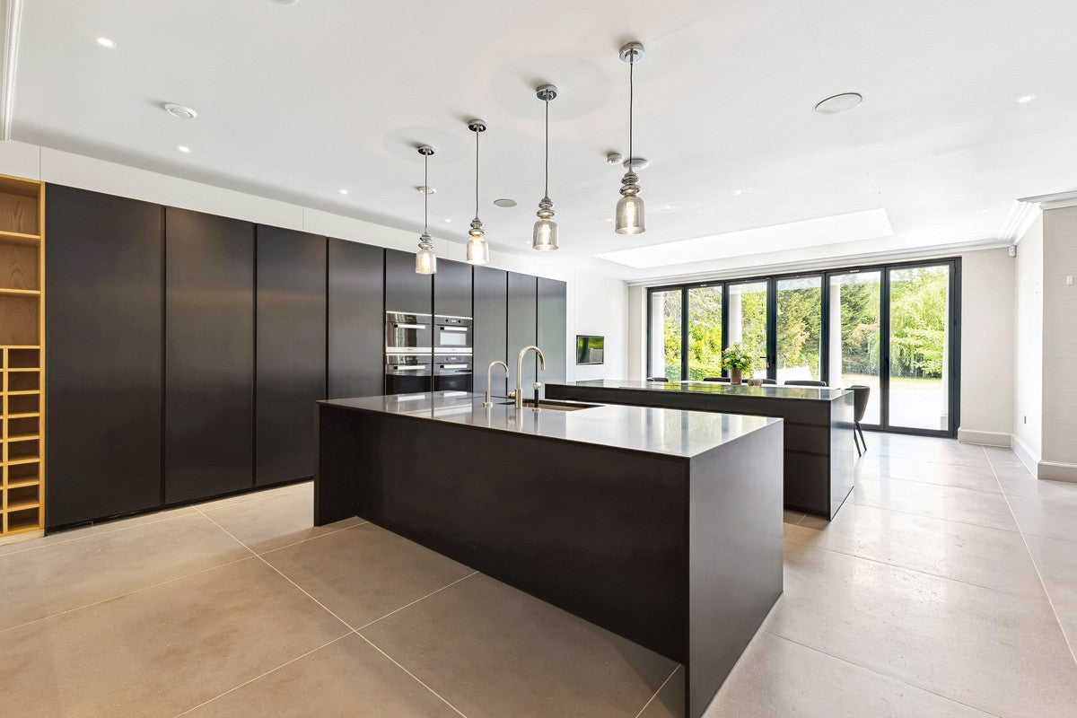 House Prince's Drive in Cobham