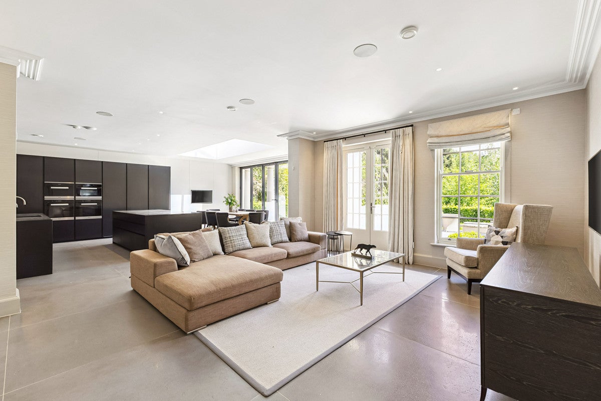 House Prince's Drive in Cobham