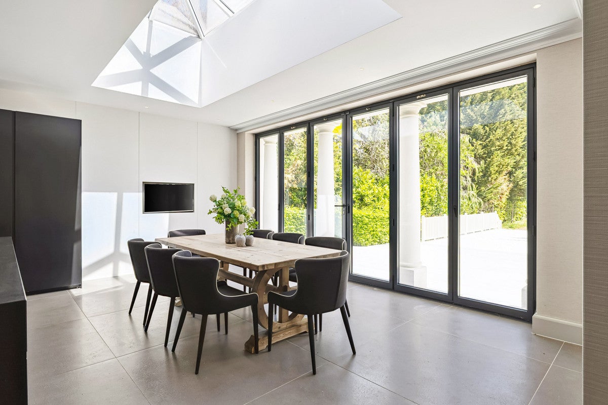 House Prince's Drive in Cobham