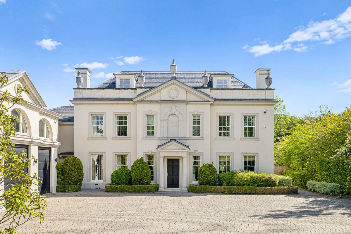 House Prince's Drive in Cobham