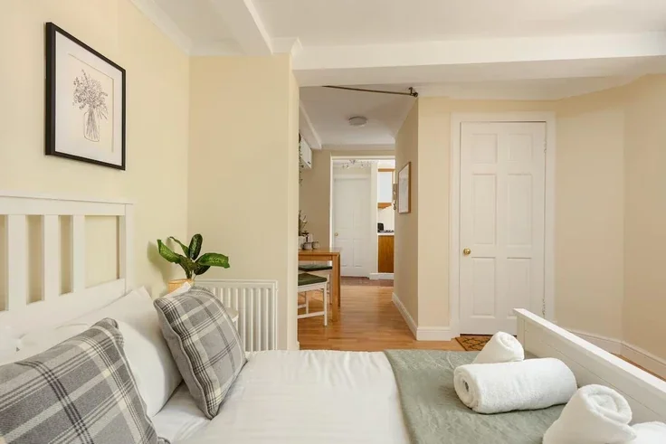 Flat Convening Court in City of Edinburgh