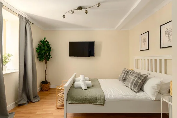 Flat Convening Court in City of Edinburgh
