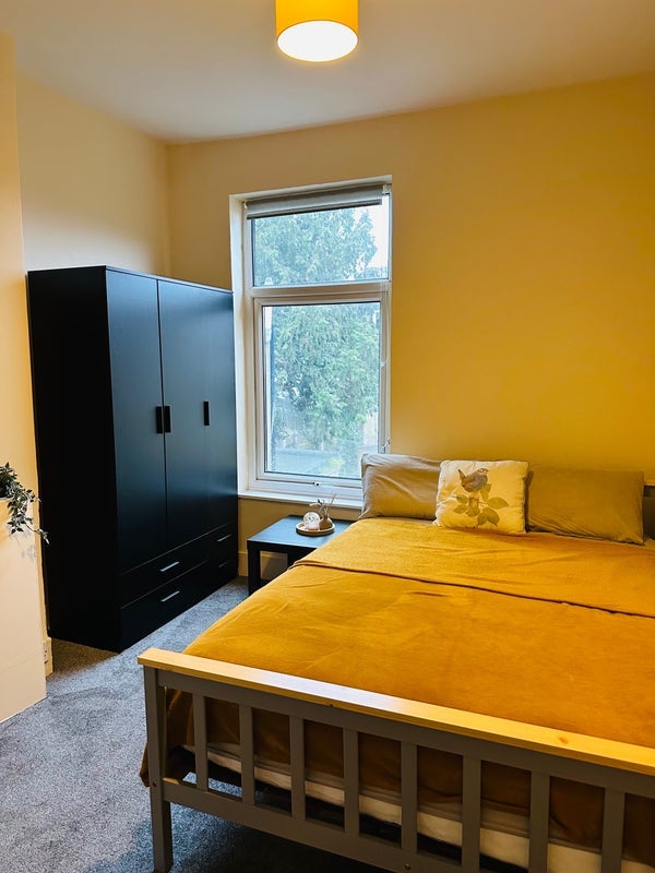 Room Caistor Park Road in Greater London