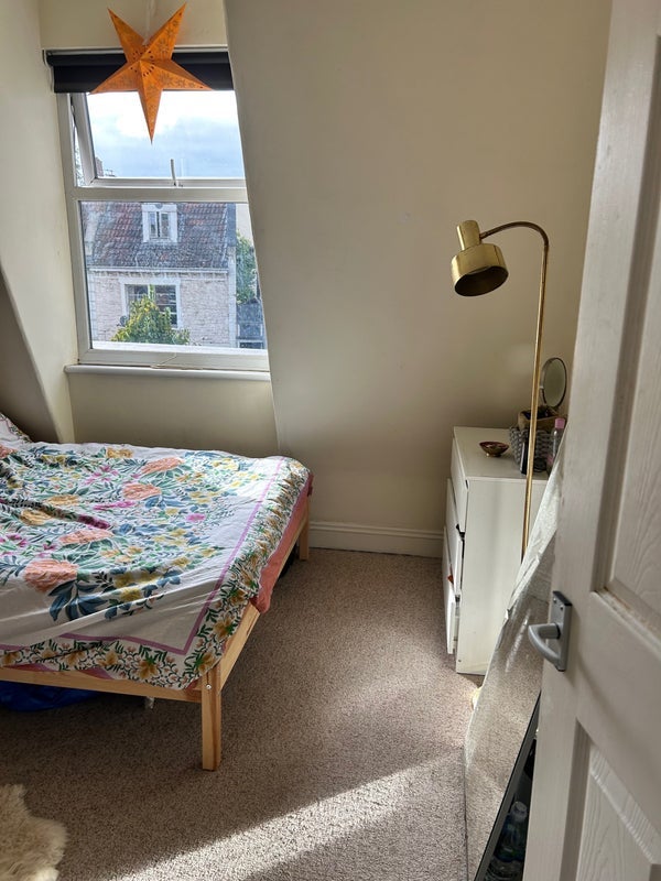 Room Gloucester Road in Bristol