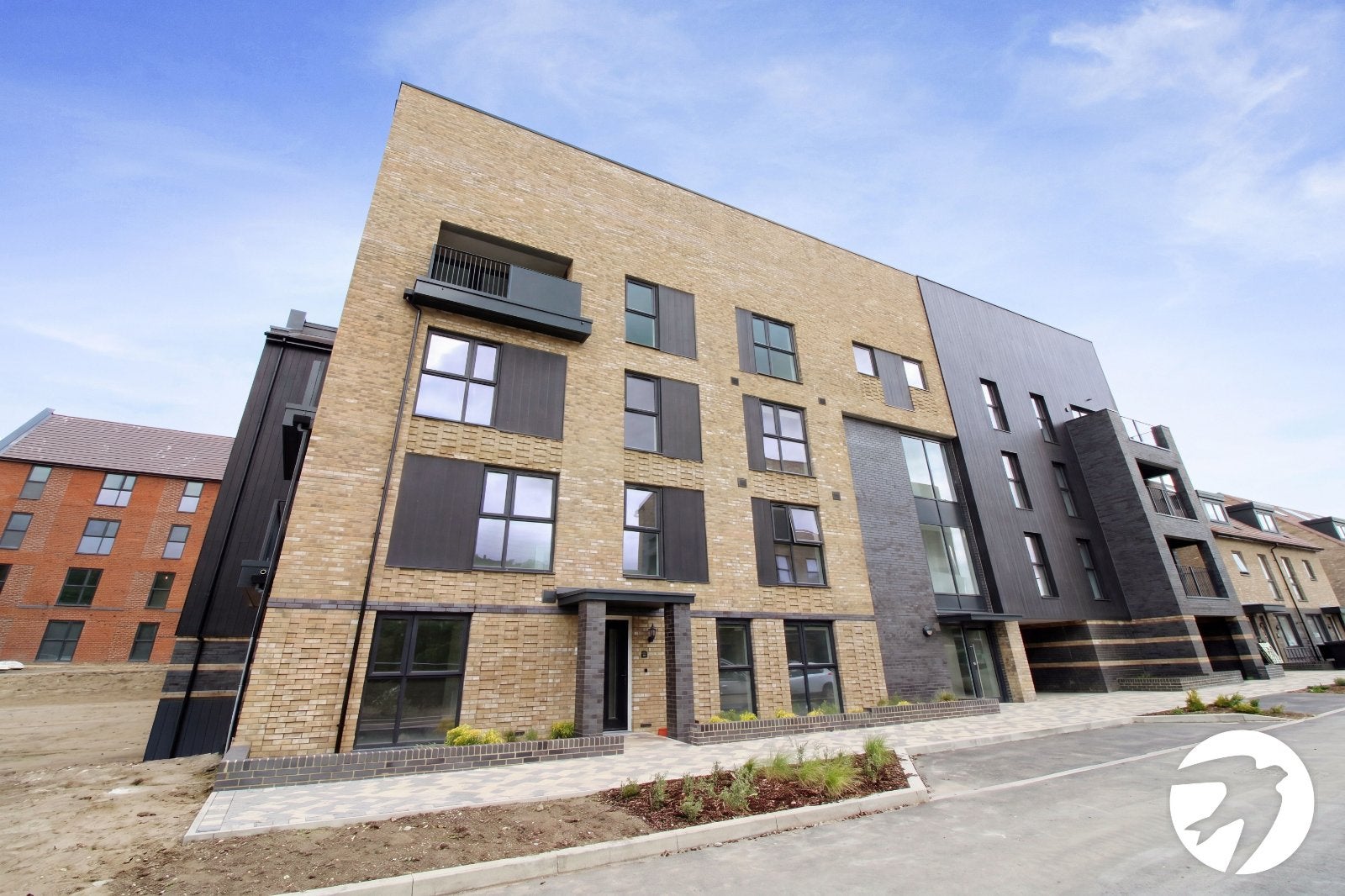 Flat Alkerden Lane in Dartford