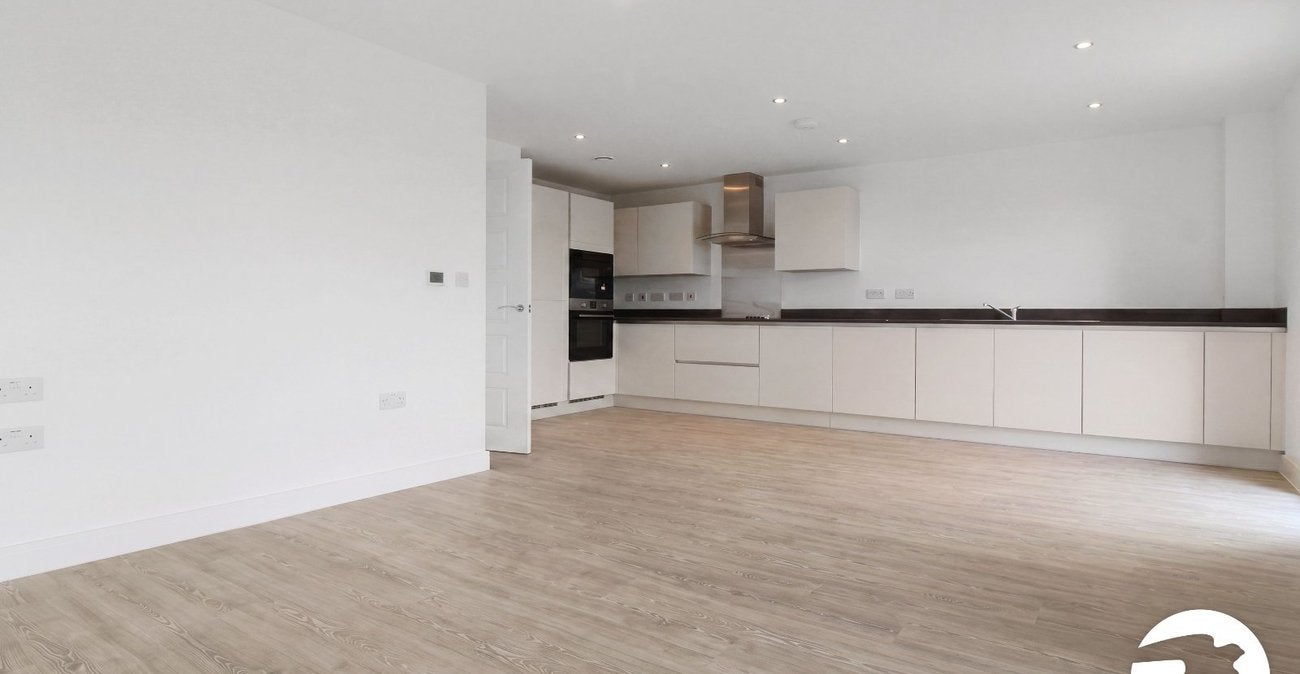 Flat Alkerden Lane in Dartford
