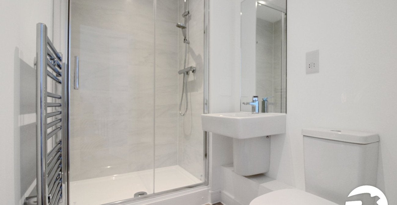 Flat Alkerden Lane in Dartford