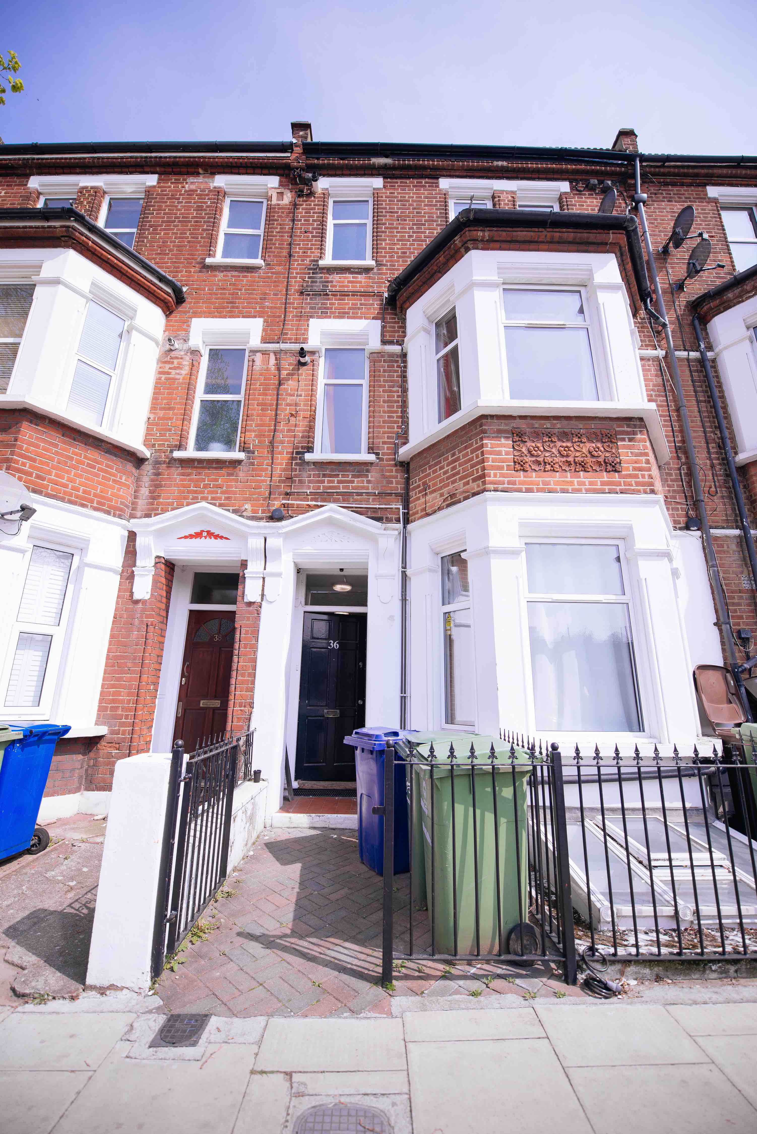 Flat Valmar Road in Greater London