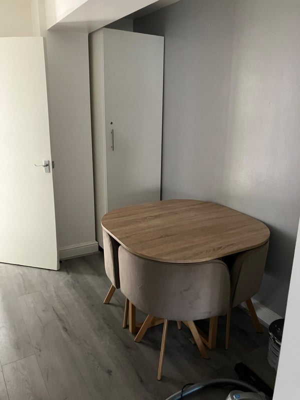 Room Dingle Gardens in Greater London