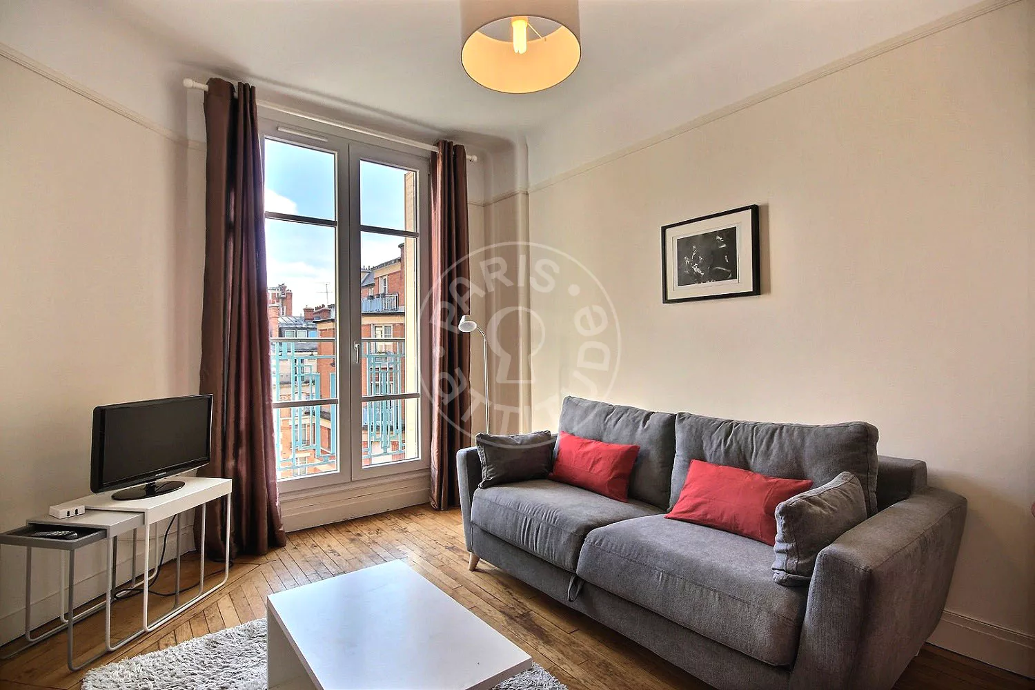 Flat Rue Edmond Roger in Paris