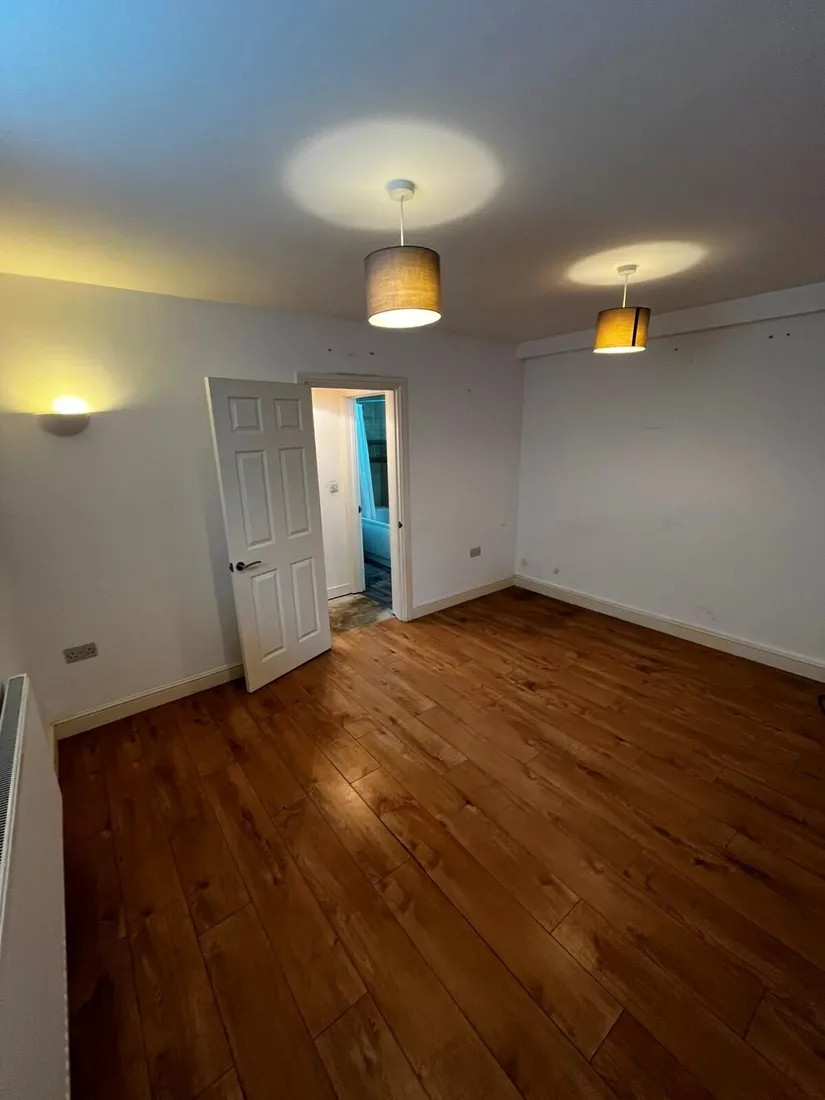 Flat Harry Street in Swansea