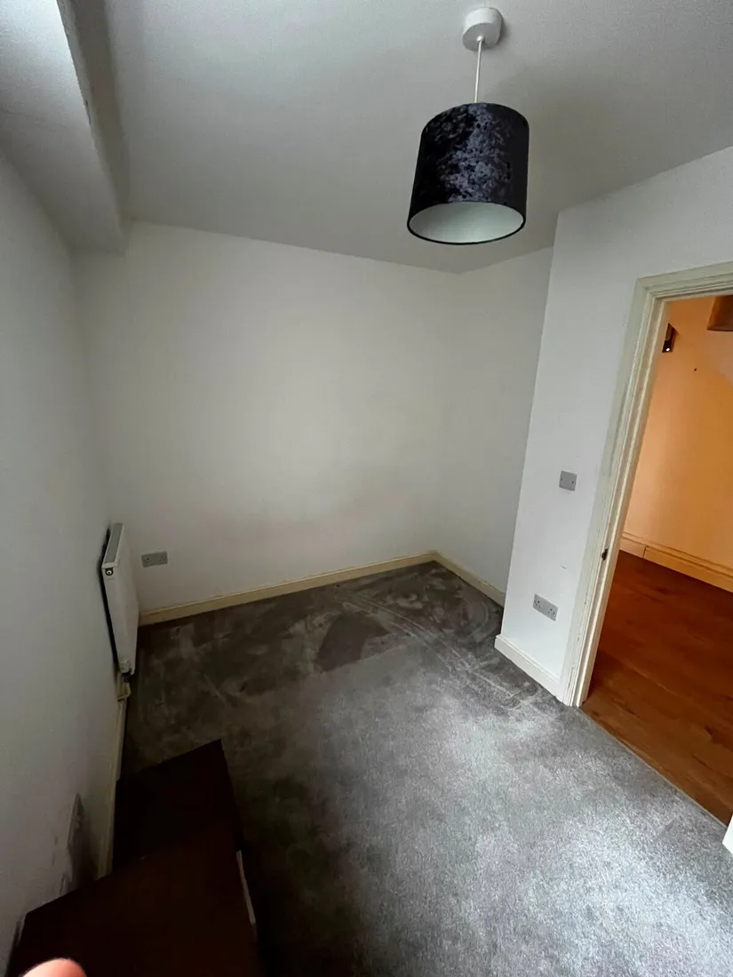 Flat Harry Street in Swansea