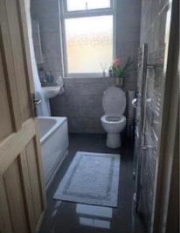 Room Ascot Road in Greater London