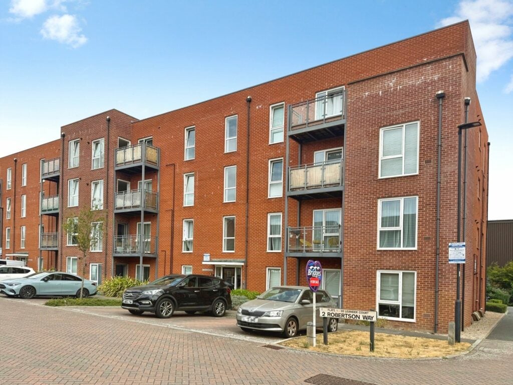 Flat Robertson Way in Basingstoke and Deane