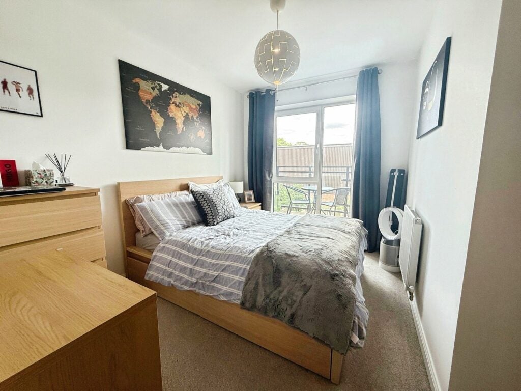 Flat Robertson Way in Basingstoke and Deane