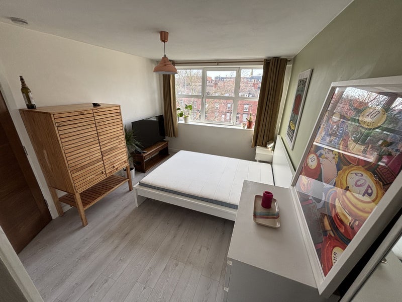 Room Leicester Place in Leeds