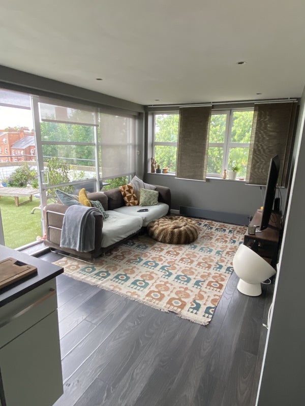 Room Leicester Place in Leeds