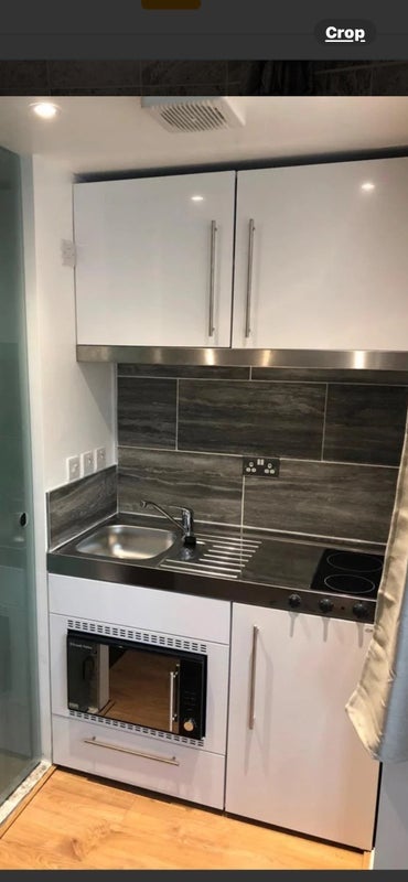 Flat Oakley Avenue in Greater London